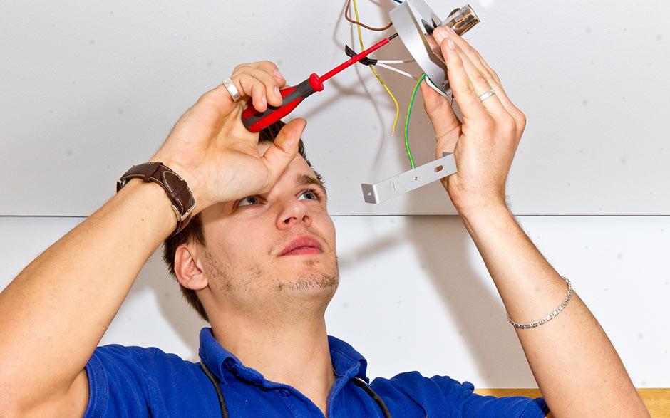 travail électricien Paris 5